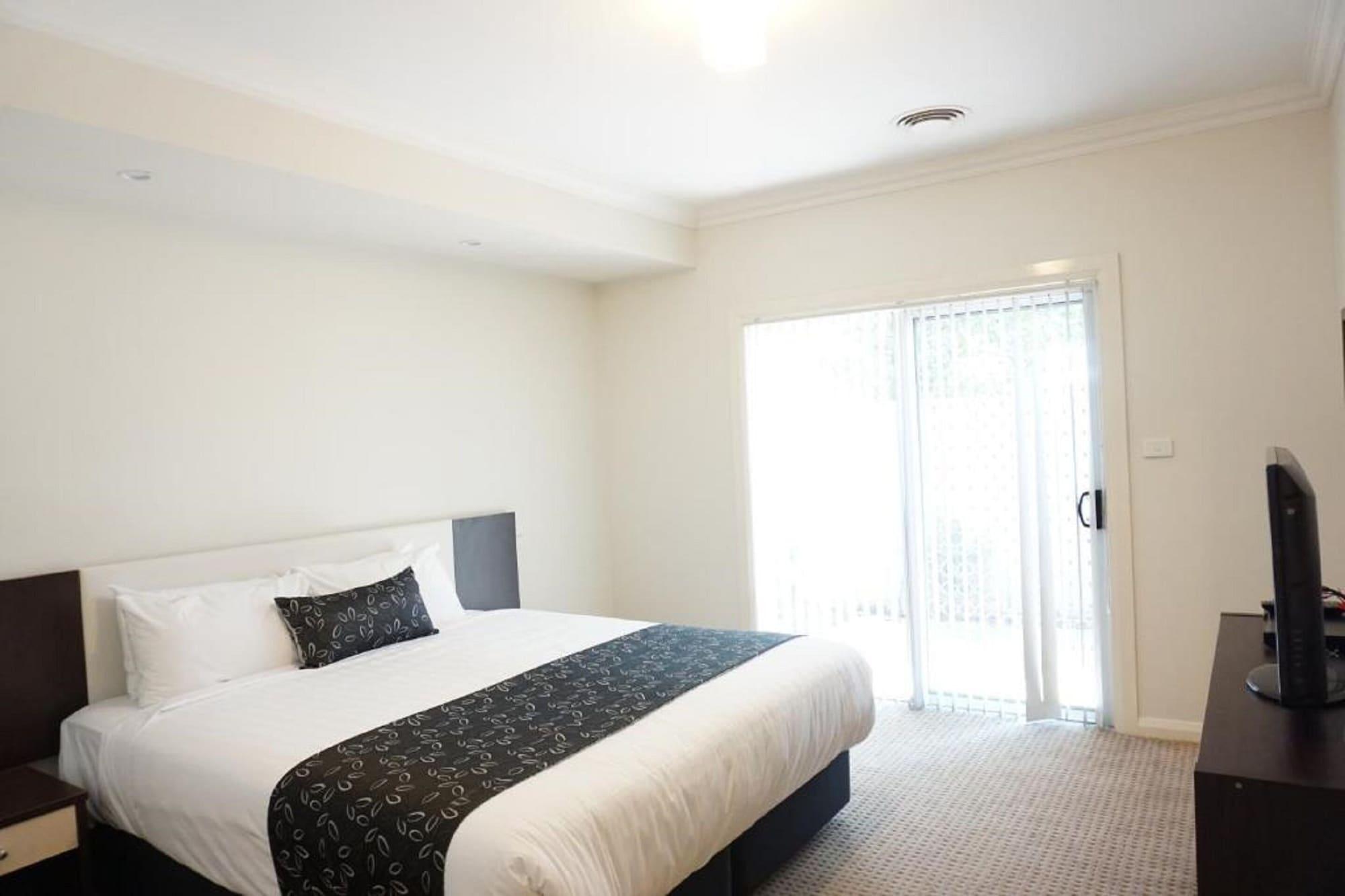 The Charles Boutique Hotel&Dining Wagga Wagga Extérieur photo