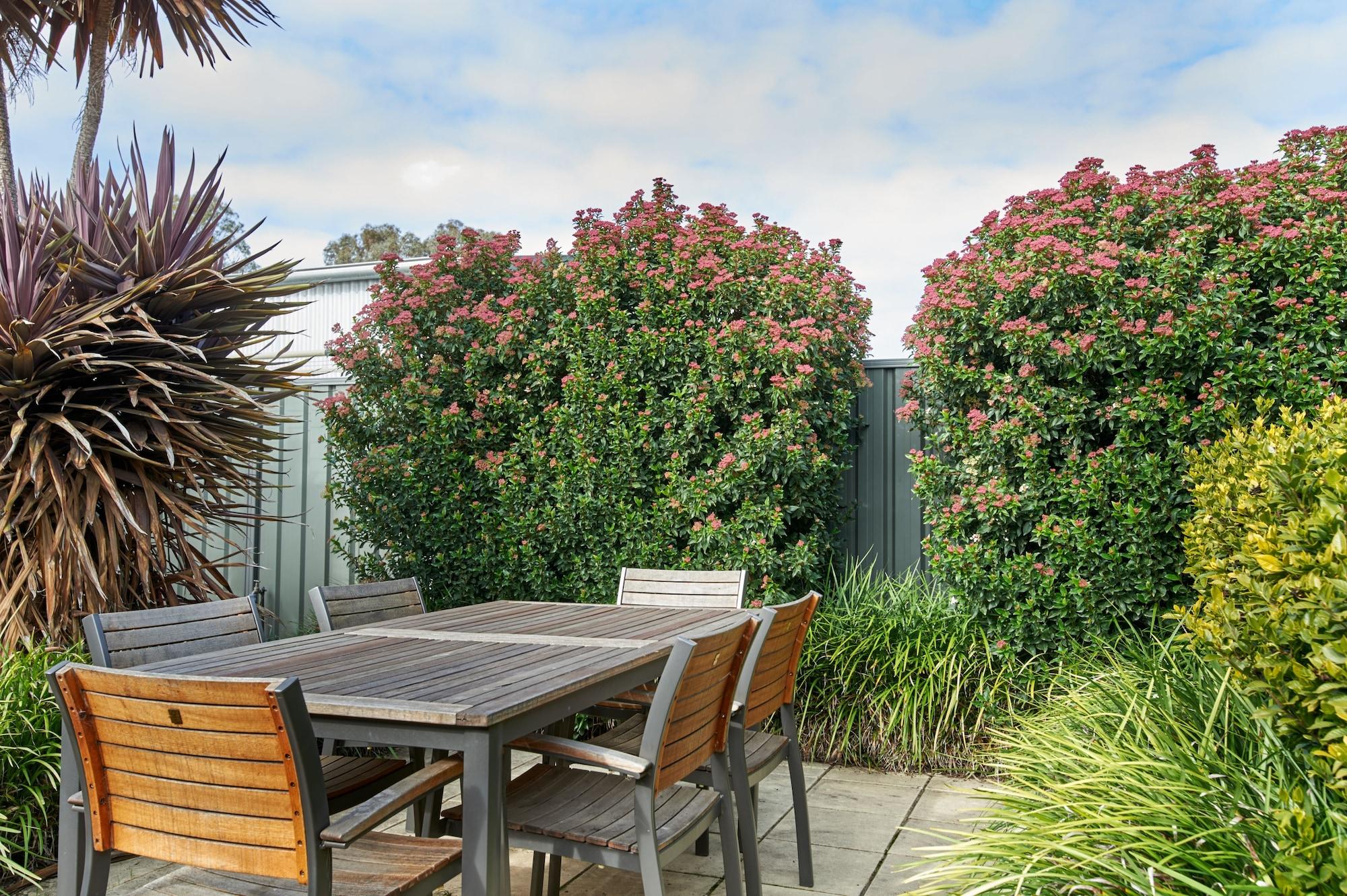 The Charles Boutique Hotel&Dining Wagga Wagga Extérieur photo