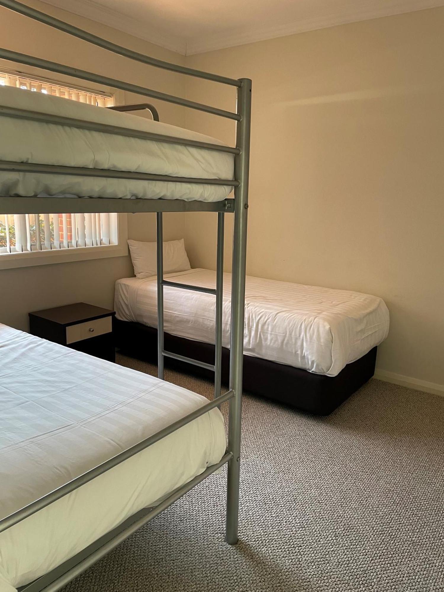 The Charles Boutique Hotel&Dining Wagga Wagga Extérieur photo