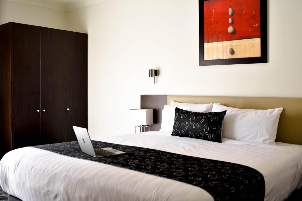The Charles Boutique Hotel&Dining Wagga Wagga Extérieur photo